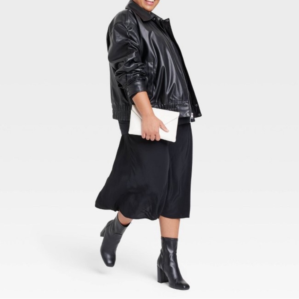 Women's Plus Size Faux Leather Bomber Jacket      Ava & Viv™ Black 2X.   NWT